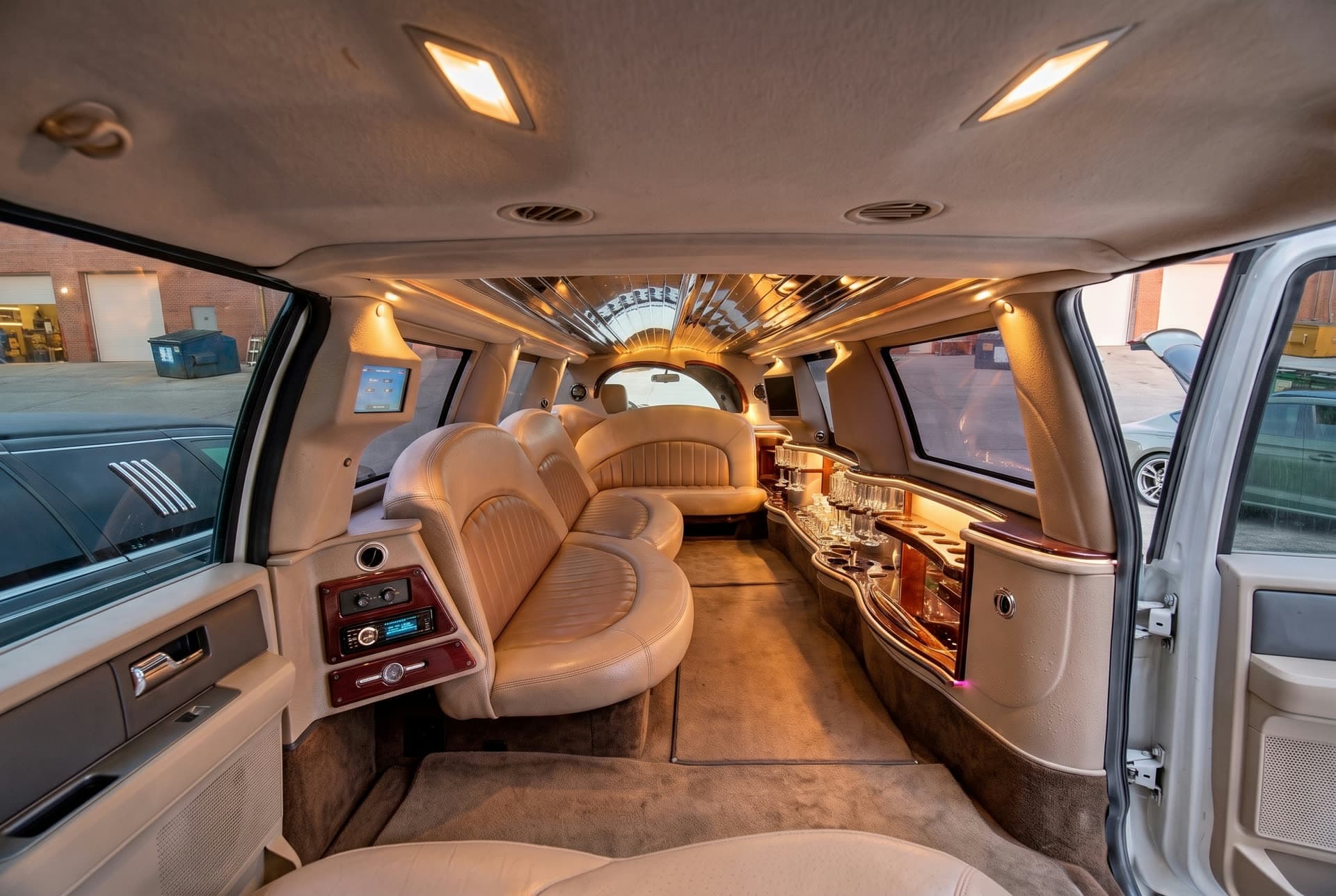 Stretched SUV Limo interior, luxury limo rental in Barrie, Ontario (photo 2)
